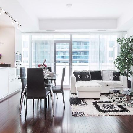Royal Stays Condominiums - Upscale Downtown Suites Toronto Esterno foto