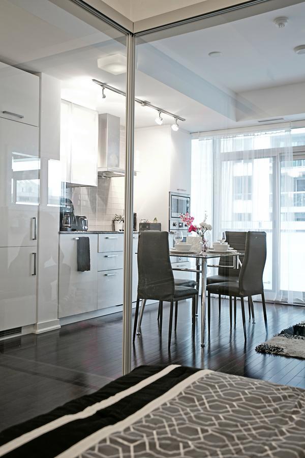 Royal Stays Condominiums - Upscale Downtown Suites Toronto Esterno foto