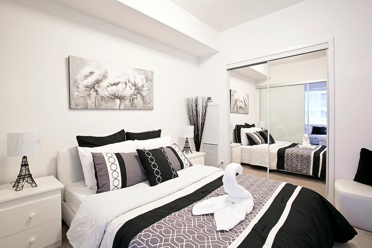 Royal Stays Condominiums - Upscale Downtown Suites Toronto Esterno foto