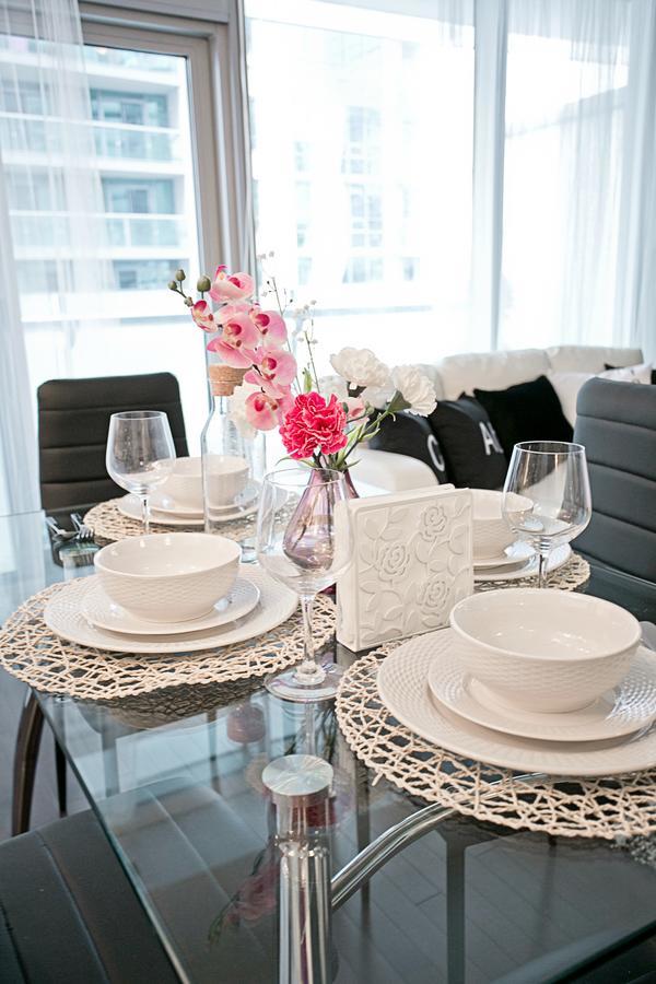 Royal Stays Condominiums - Upscale Downtown Suites Toronto Esterno foto